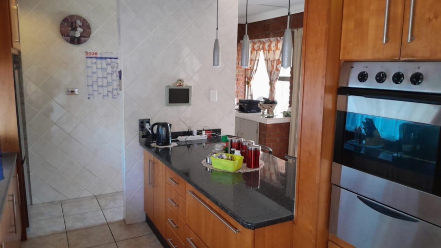 5 Bedroom Property for Sale in Riebeeckstad Free State
